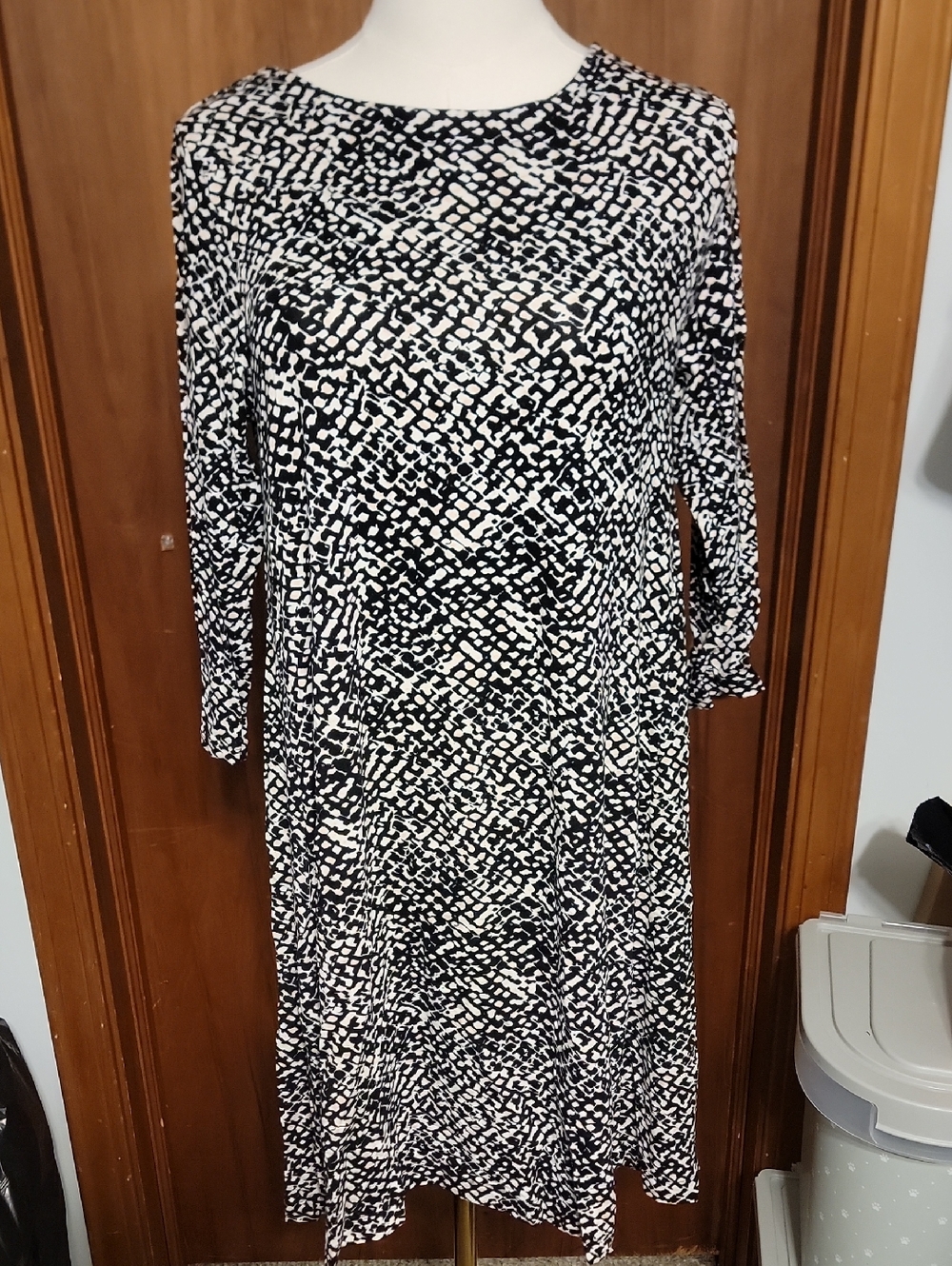 Black & White Patterned Long Sleeve Women’s Dress